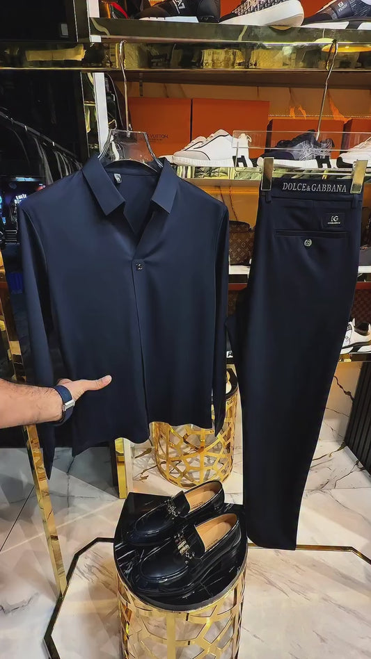 LACİVERT GÖMLEK VE SİYAH PANTOLON TAKIM